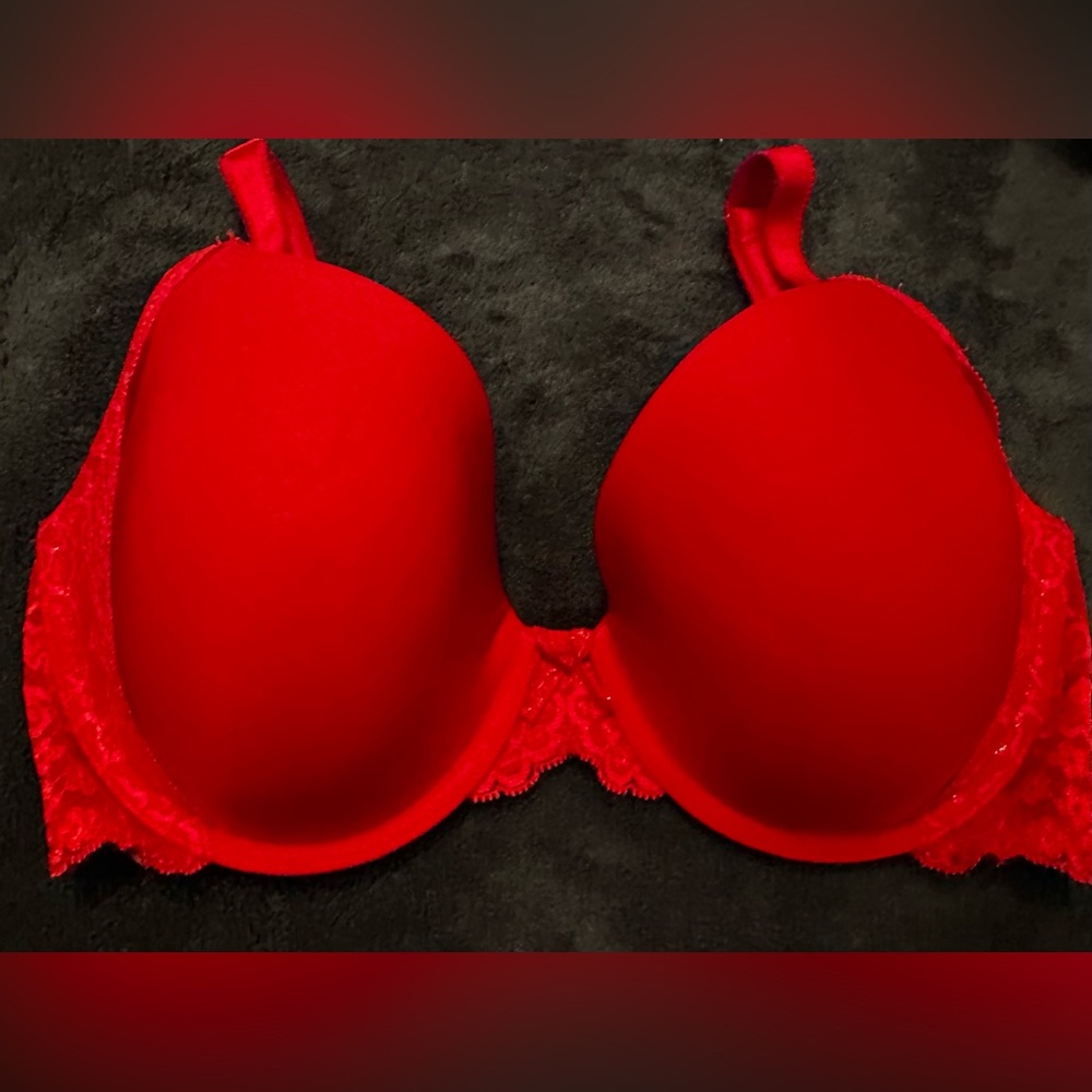 Victoria’s Secret Dream Angels Lightly Lined Perfect Coverage Bra 34DD Red